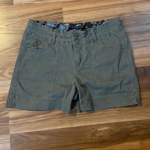 One 5 one olive green size 8 shorts